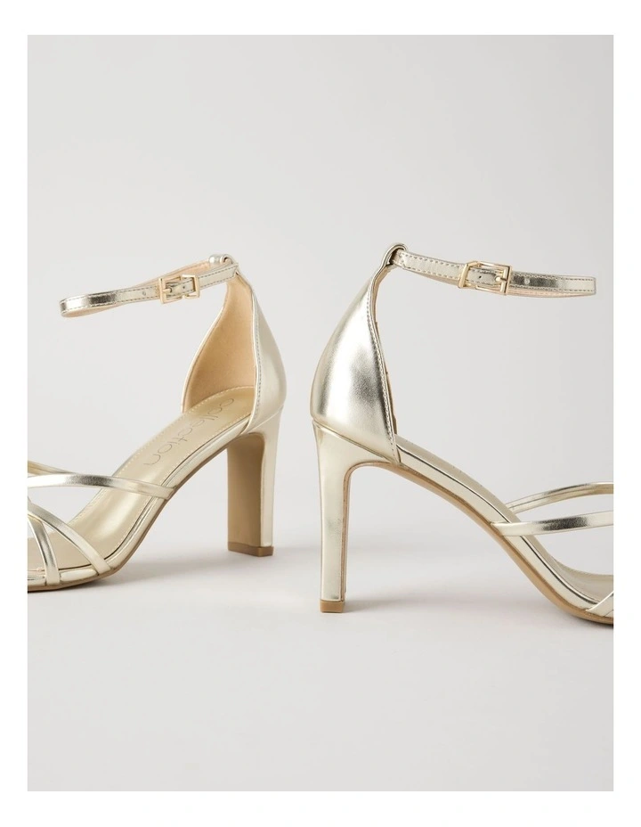 Dainty Sandal in Gold image 4