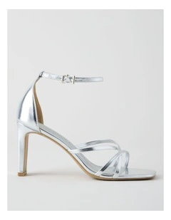 Dainty Sandal in Silver