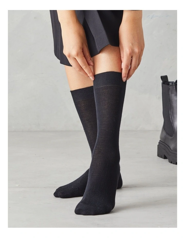 2 Pack Bamboo Comfort Crew Length Socks in Black image 3