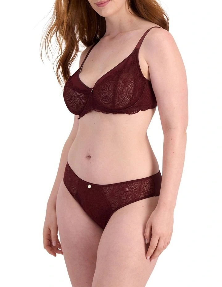 Lift & Shape Minimiser in Crimson Fire image 4