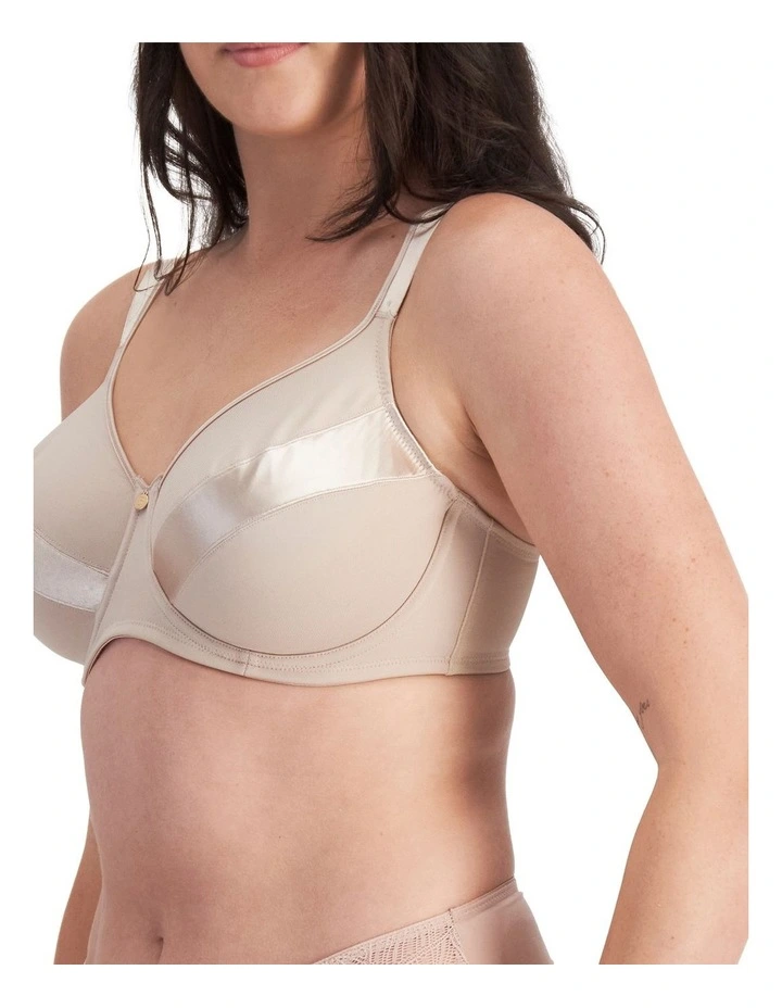 Minimising Bra in Soft Powder image 3