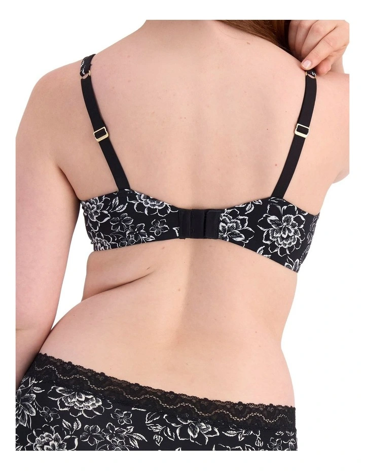 There Contour Bra in Black image 4