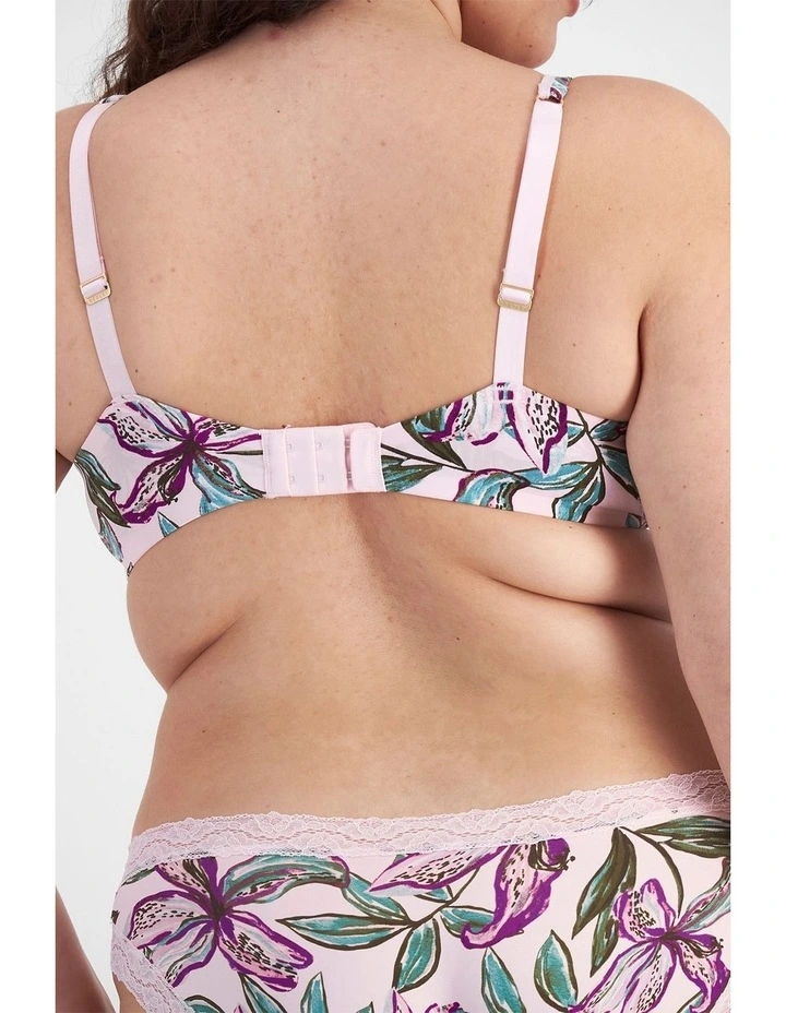 Barely There Contour Bra in Petite Lily image 2