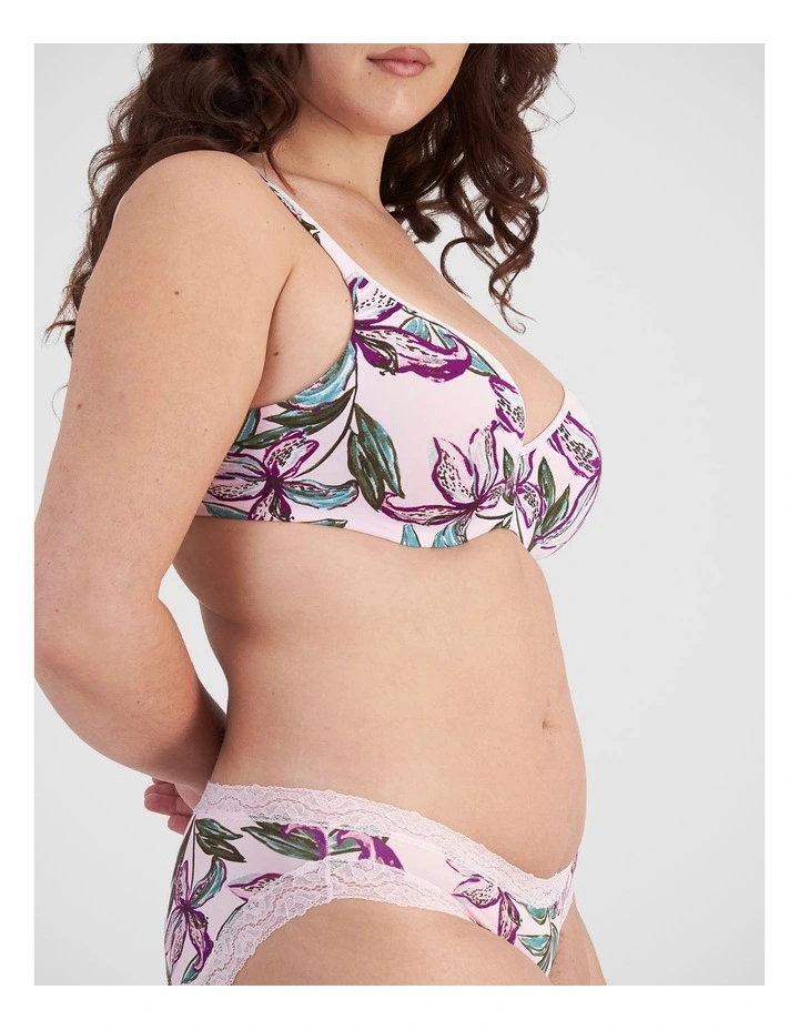 Barely There Contour Bra in Petite Lily image 3