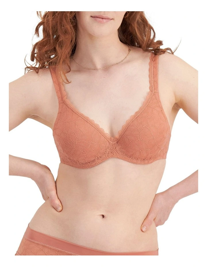 There Lace Contour Bra in Lie To Me image 6