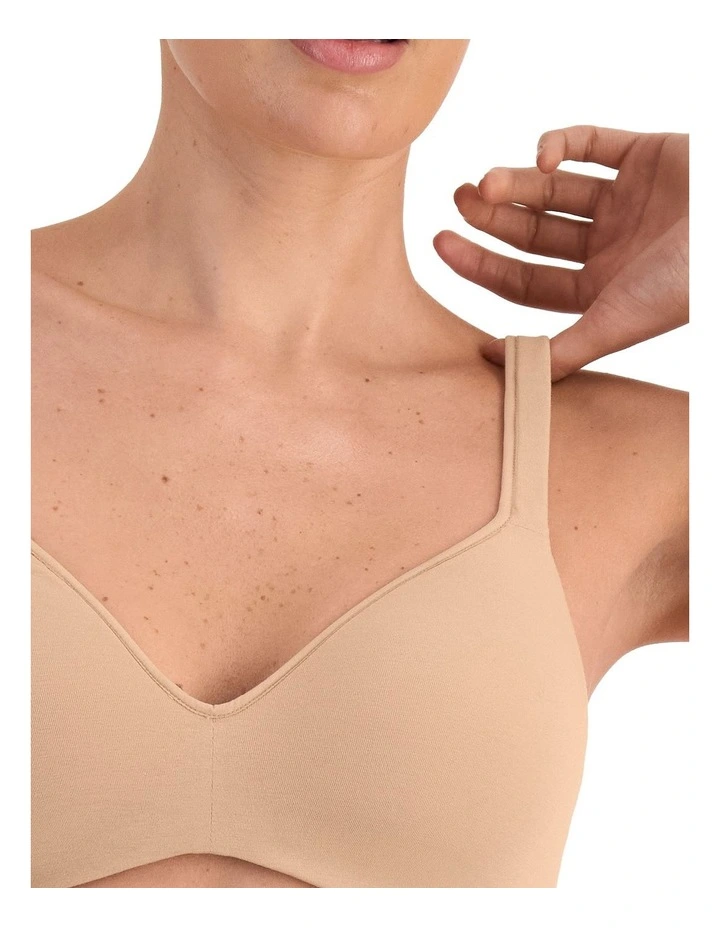 Barely There Wirefree Bra in Nude 2 image 4