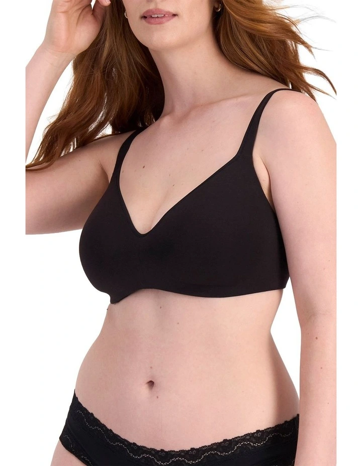 There Wirefree Bra in Black image 3