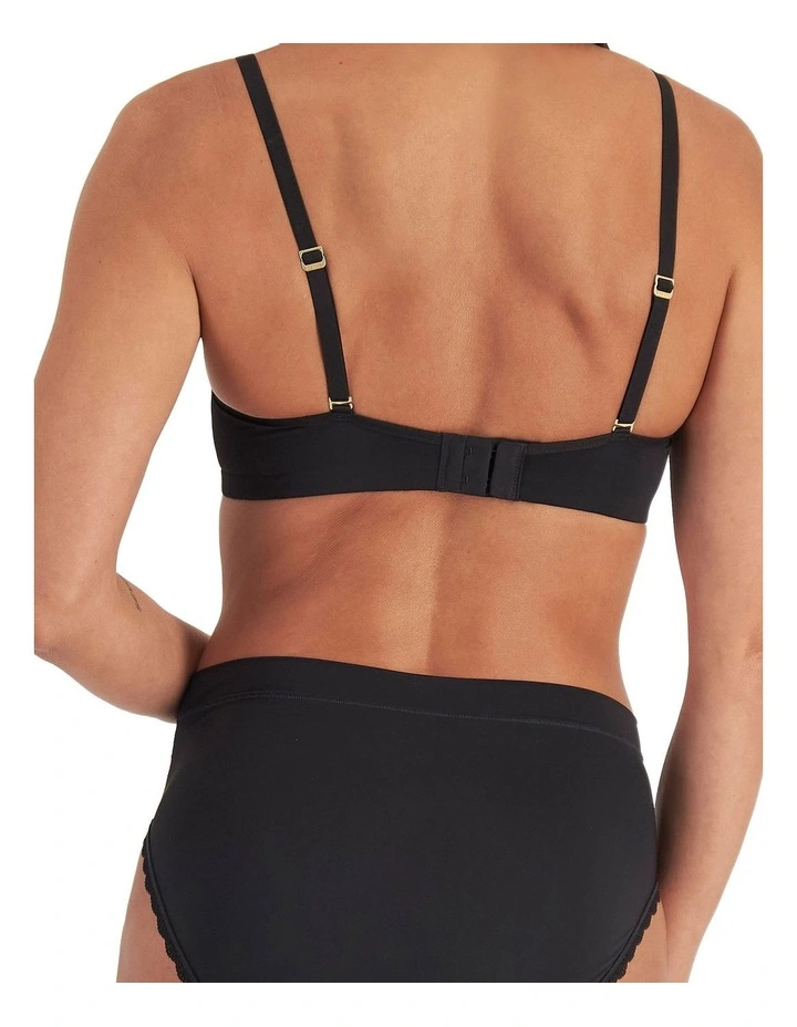 Barely There Strapless Bra in Black image 2
