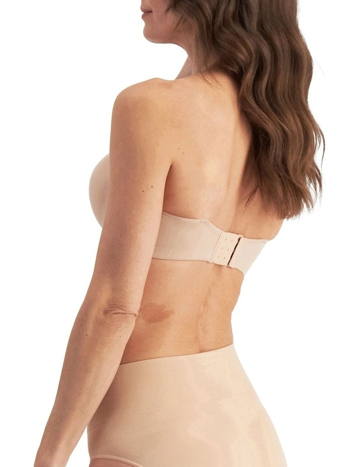 Barely There Strapless Bra in Natural Beige image 6
