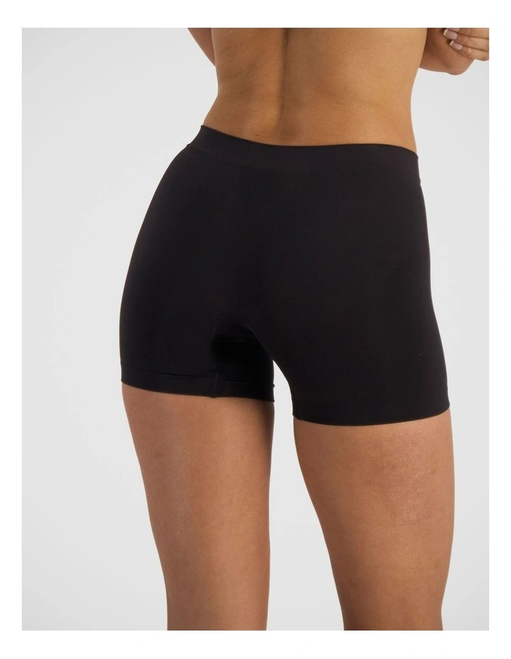 Understate Mid Short In Black image 2