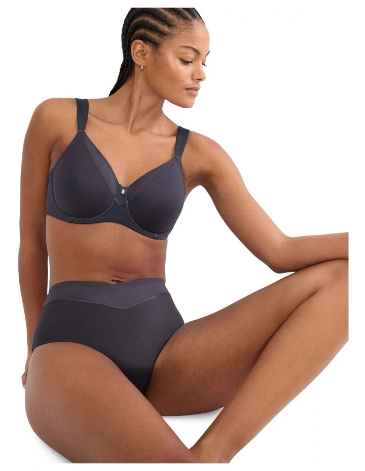True Shape Sensation Minimiser Bra in Ink Gray image 4