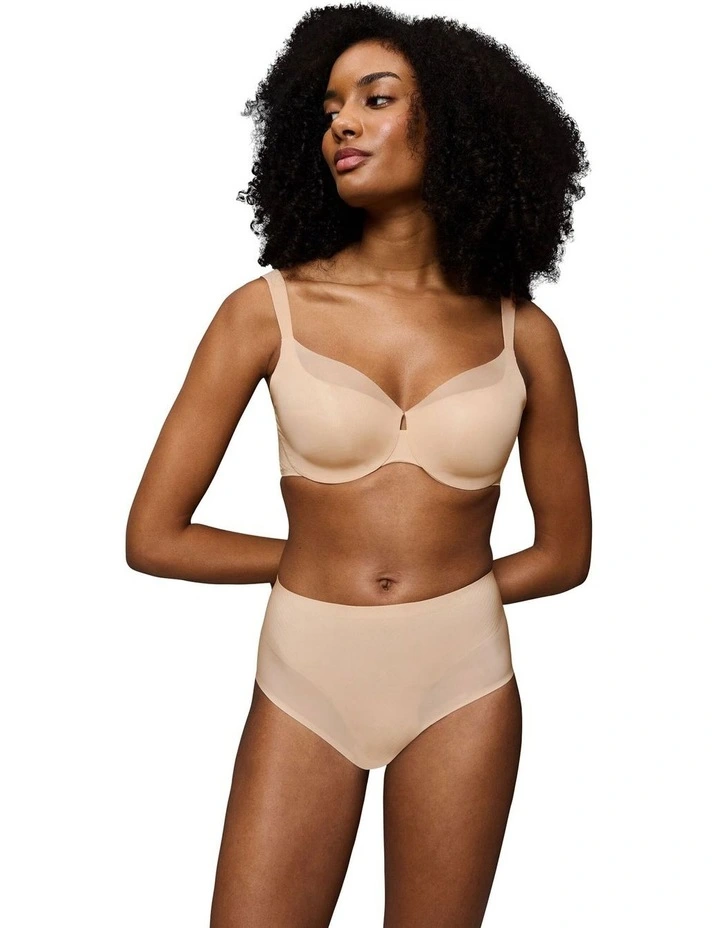 Body Make Up Illusion Curve Minimiser Bra in Beige image 4