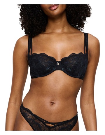 0004 Black colour