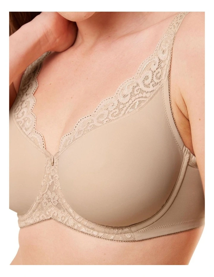 Amourette Minimiser Bra in Beige image 4