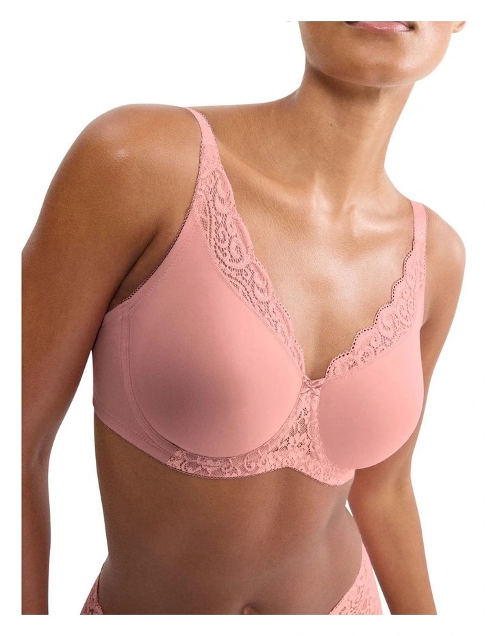 Amourette Minimiser Bra in Pink image 3