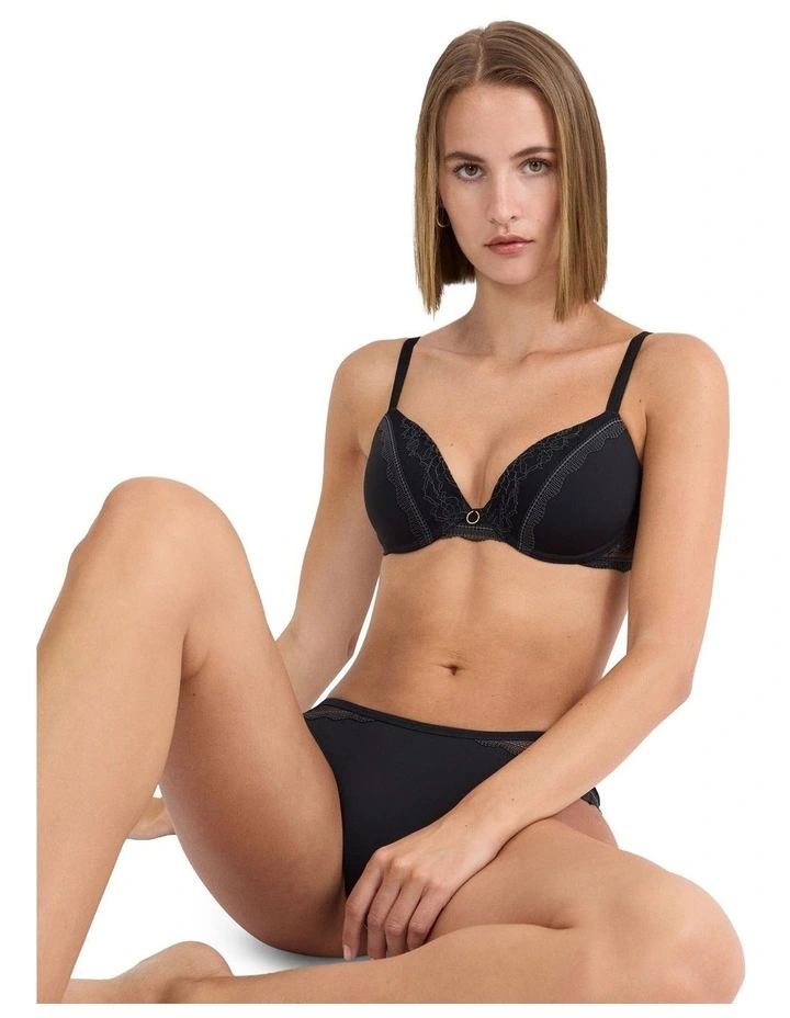 Comfort Allure Wired Padded Bra in Black image 4