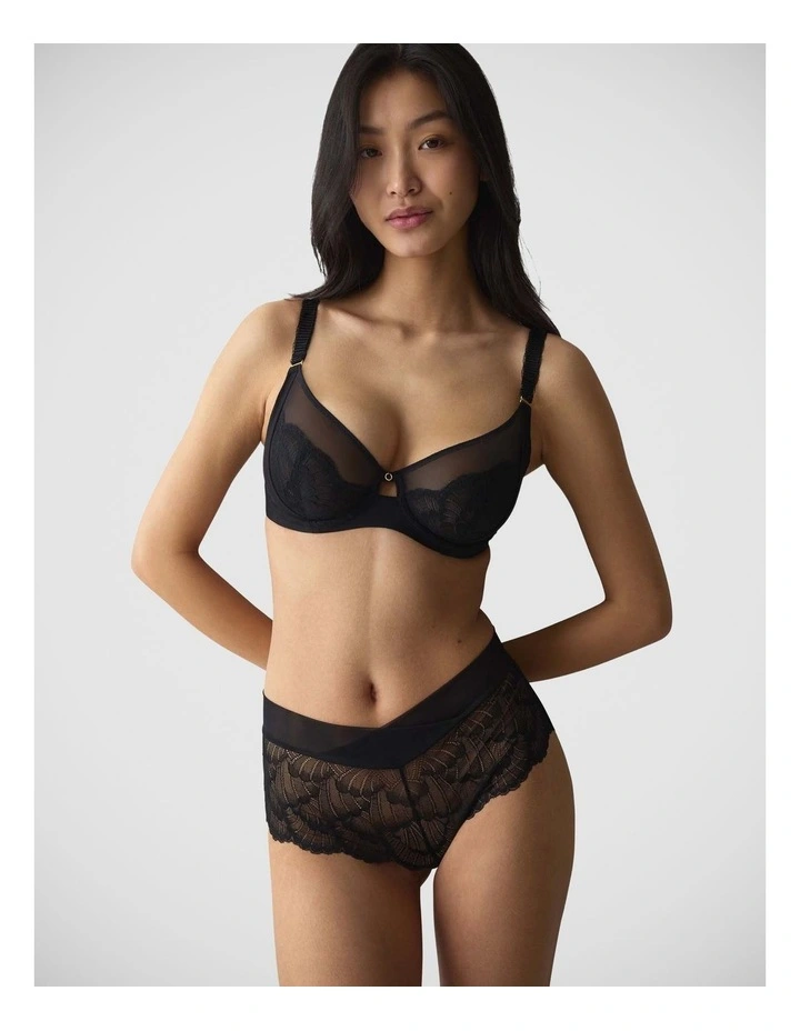 Love in Lace Wired Bra in Black image 4