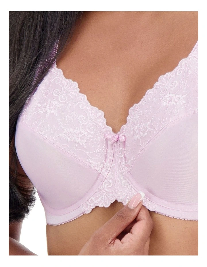 Embroidered Minimiser Underwire Bra in Pink image 4
