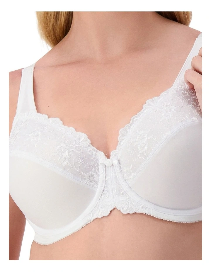 Embroidered Minimiser Bra in Solid White image 4