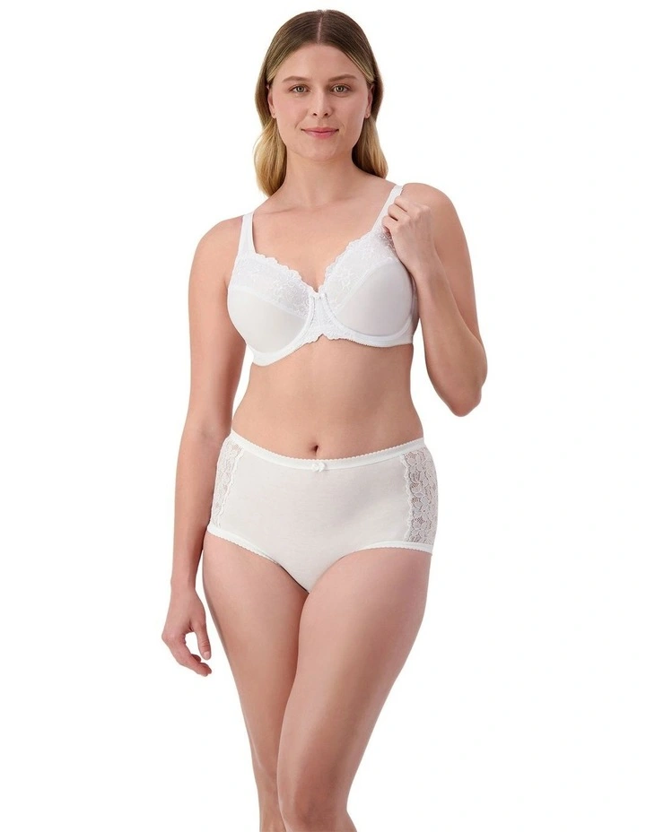 Embroidered Minimiser Bra in Solid White image 5