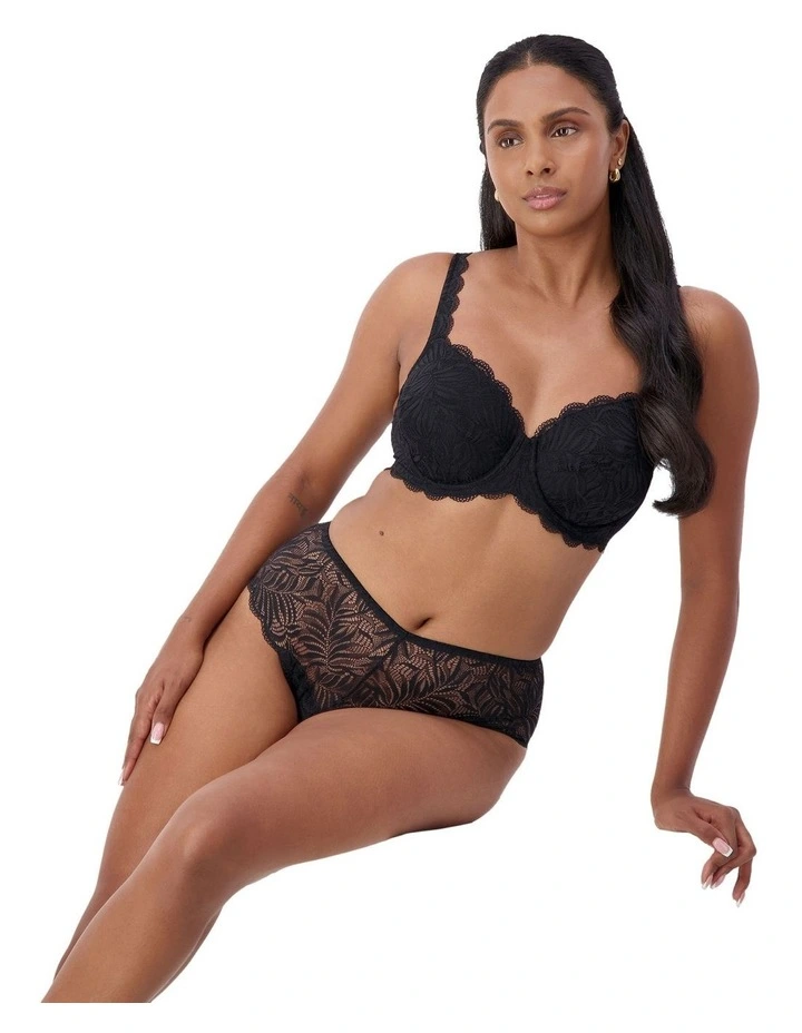 Essential Lace Balconette Underwire Bra in Black image 5