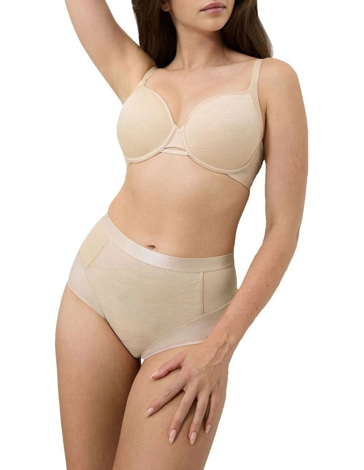 Airy Sensation T-Shirt Bra in Beige image 4