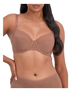 Signature Sheer Everyday Wired Bra in Beige