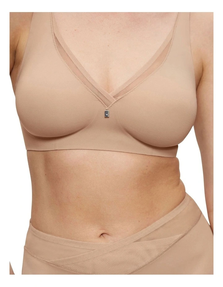 True Shape Sensation Wirefree Minimiser Bra in Smooth Skin image 3