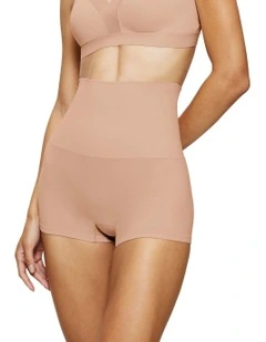 Soft Sculpt Shorts in Beige