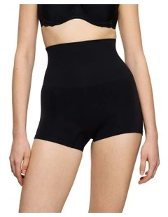 Soft Sculpt Shorts in Black
