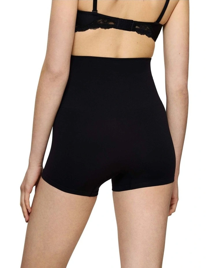 Soft Sculpt Shorts in Black image 2