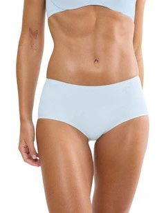 Body Make Up Illusion Smooth Short in Light Blue