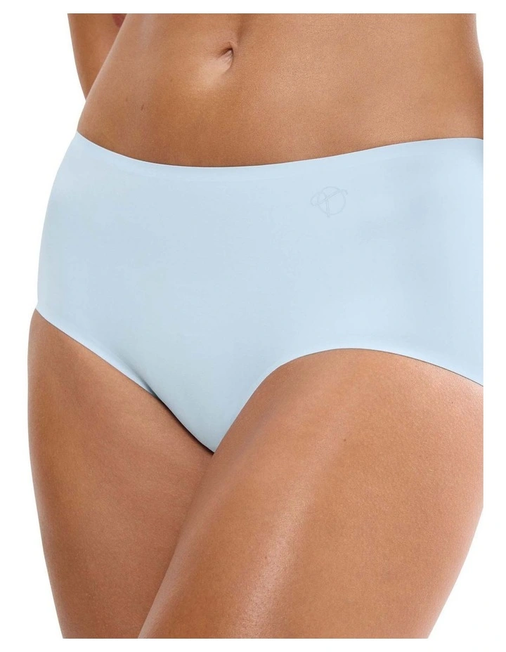 Body Make Up Illusion Smooth Short in Light Blue image 3
