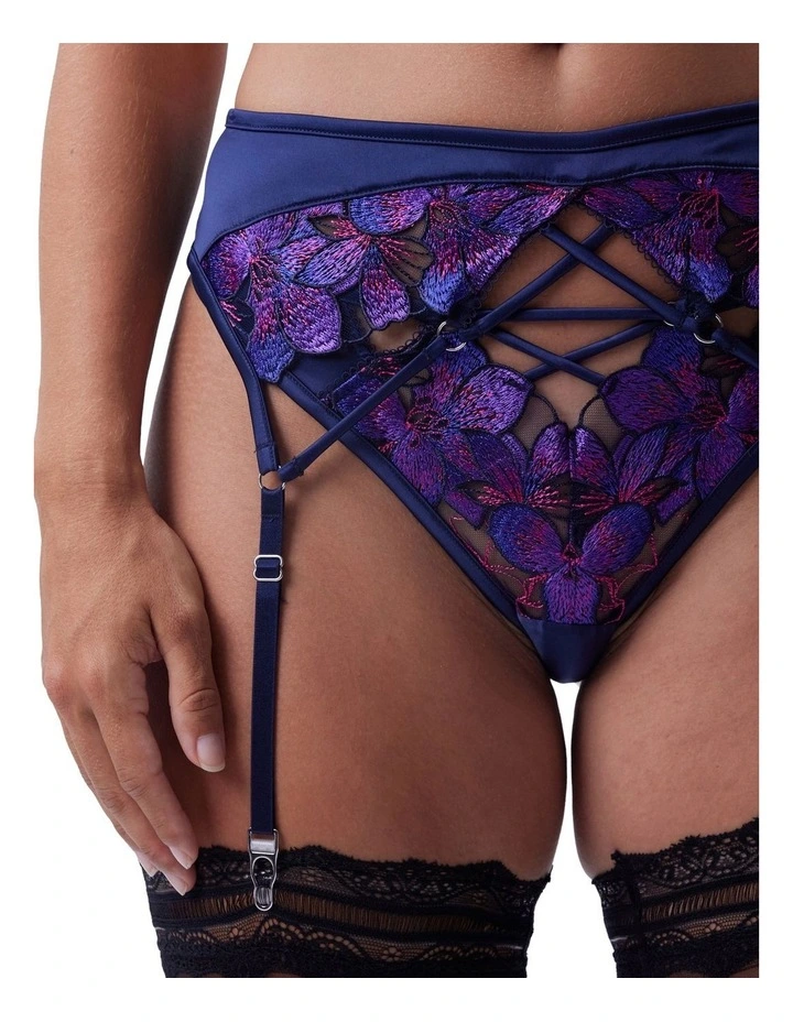 Vamp Follow My Lead Suspender in Navy image 4