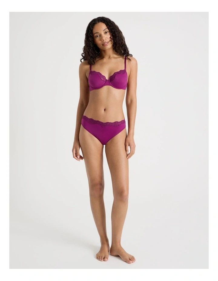 Cheeky Lace Underwire Scoop Bra in Purple image 4
