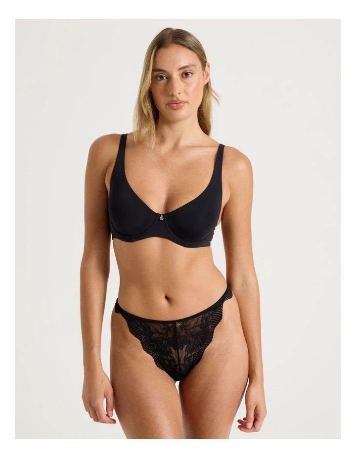 Pure Comfort Underwire Scoop Bra in Black image 2