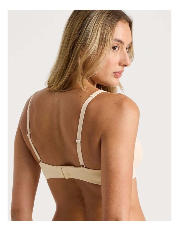 Pure Comfort Underwire Scoop Bra in Beige image 3