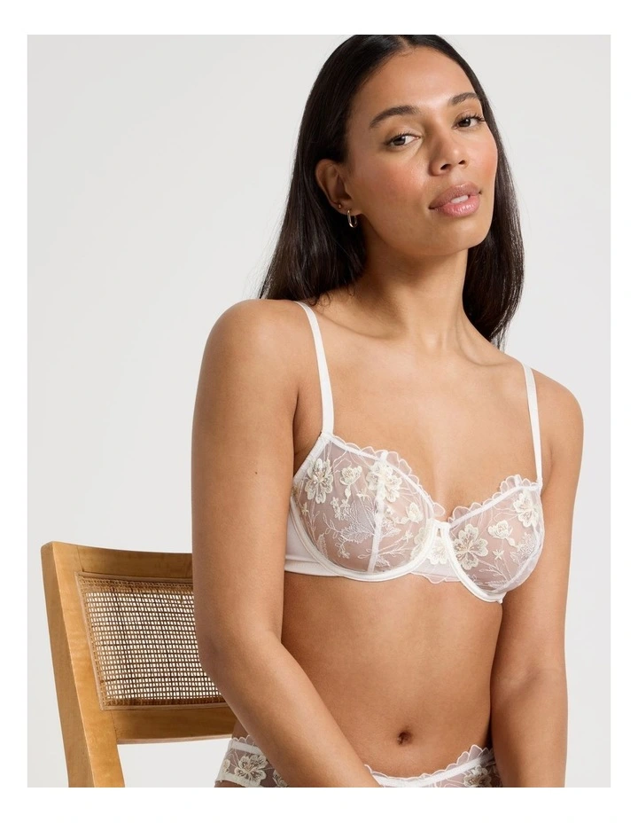 Embroidery Dainty Underwire Balconette Bra in Cream image 3