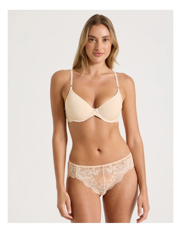 Bare Beauty T-shirt Bra image 1