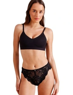 Pure Comfort Luxe Bonded Lace Bra in Black