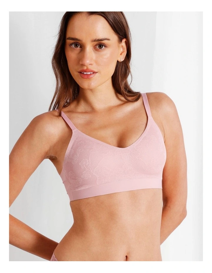 Pure Comfort Luxe Bonded Lace Bra in Petal Pink image 3