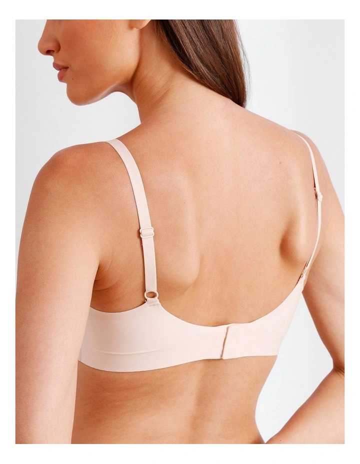 Pure Comfort Luxe Bonded Lace Bra in Beige image 4