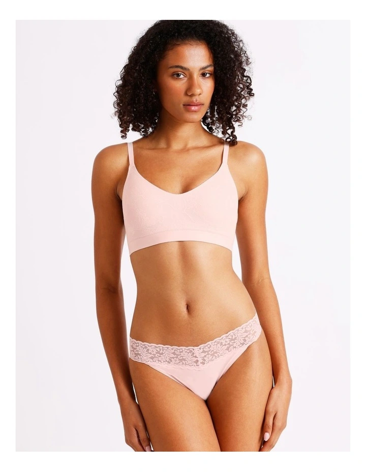 Pure Comfort Luxe Bonded Lace Bra in Pink image 3
