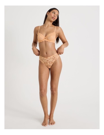 Apricot colour