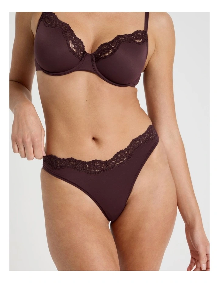 Cheeky Lace V G-String in Dark Mauve image 4