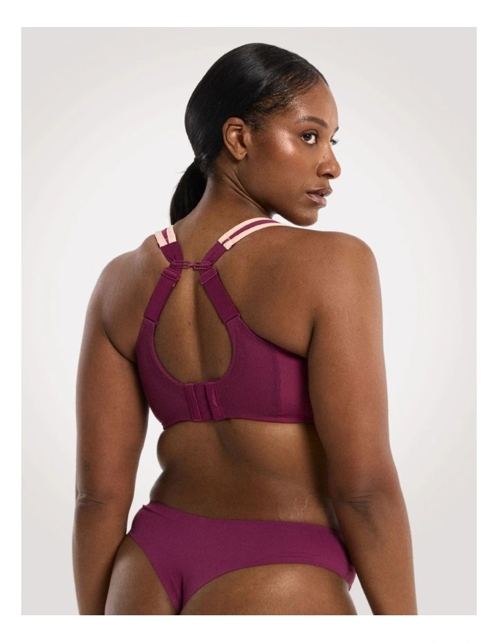 High Impact Underwire Sports Bra image 3