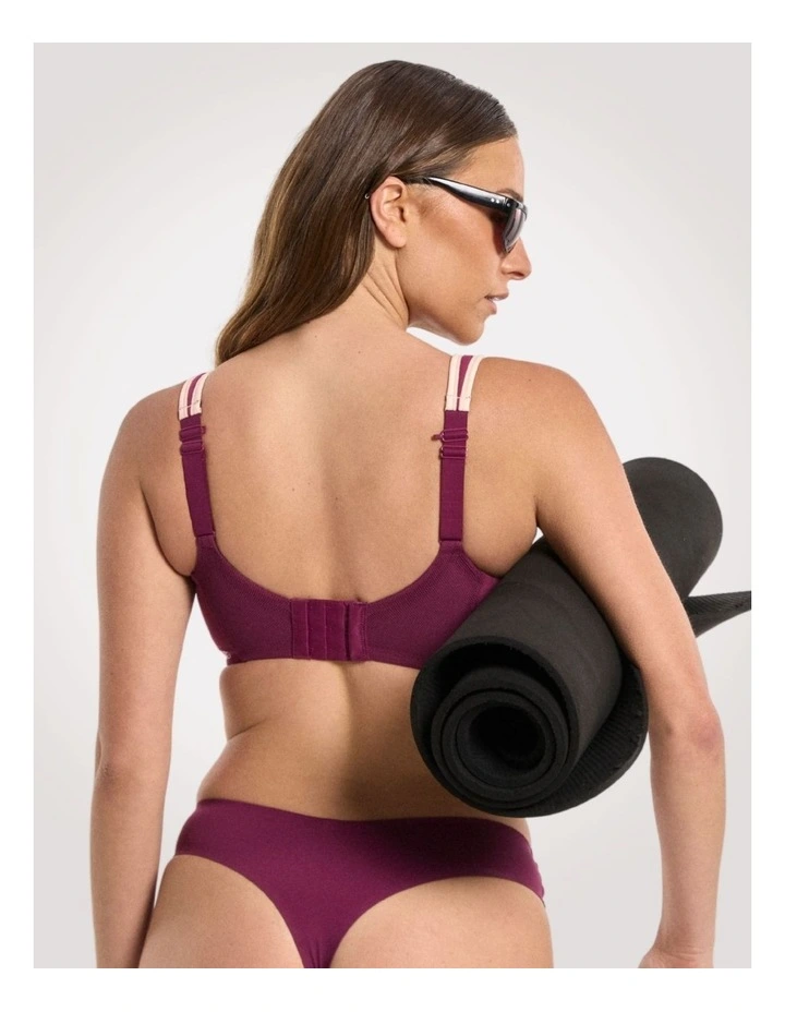 High Impact Underwire Sports Bra image 4