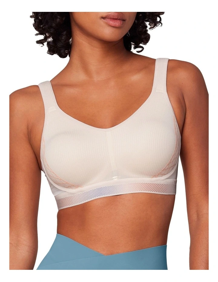Triaction Cardio Cloud Bra in Fresh Powder image 1