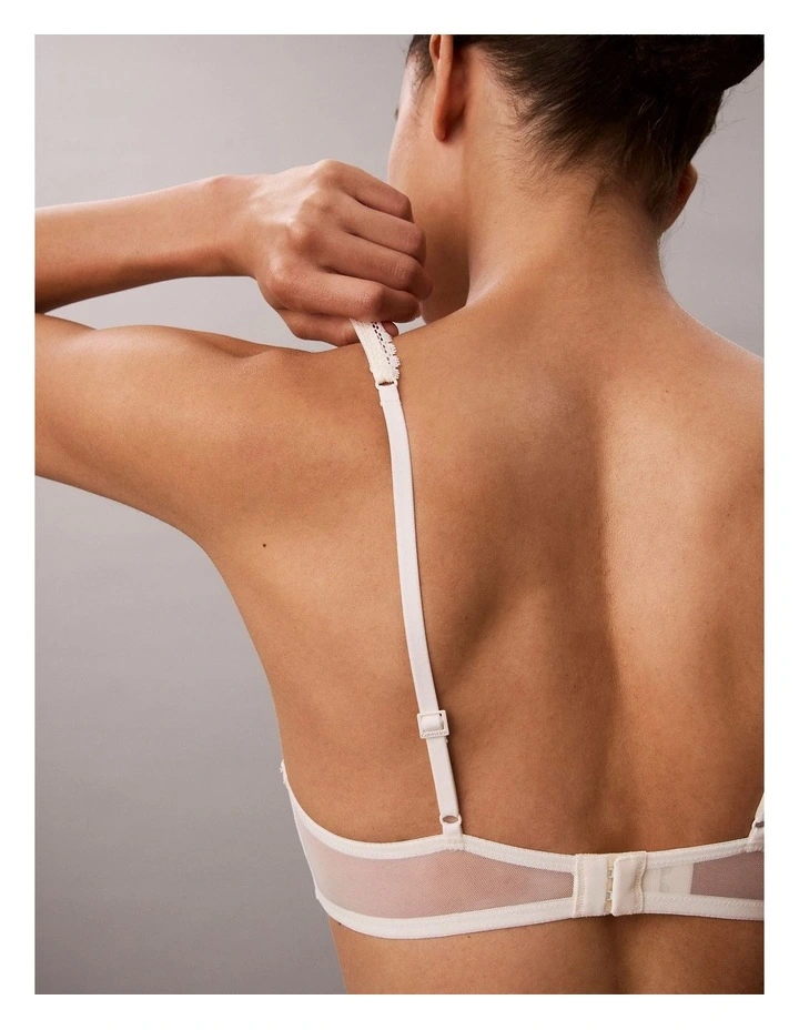SIGNATURE STRETCH LACE LIGHTLY LINED PLUNGE IVORY image 2