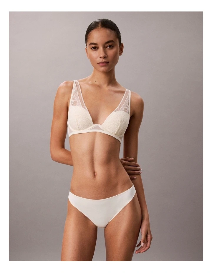 SIGNATURE STRETCH LACE LIGHTLY LINED PLUNGE IVORY image 3